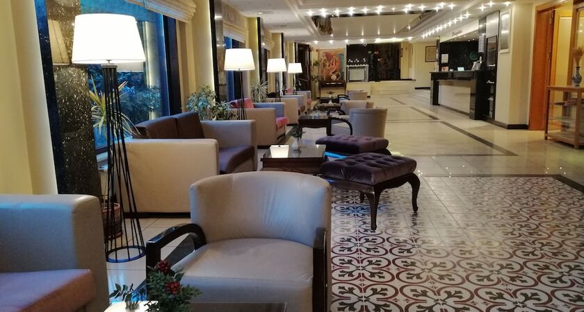 Iris Otel