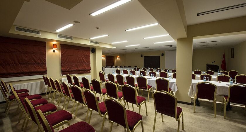 Iris Otel