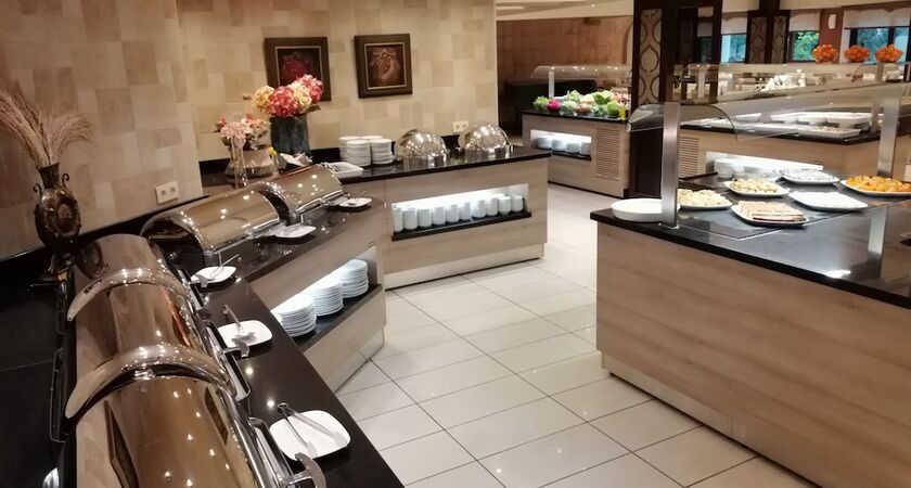 Iris Otel