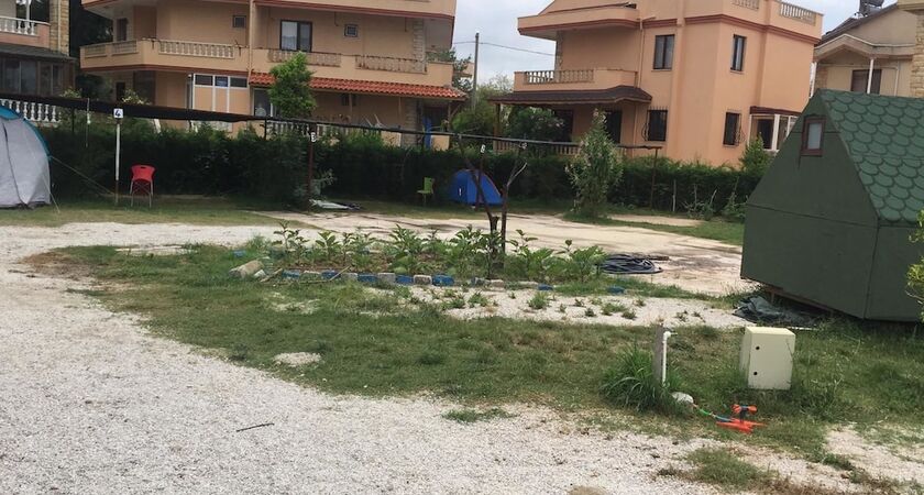 Mola Camping