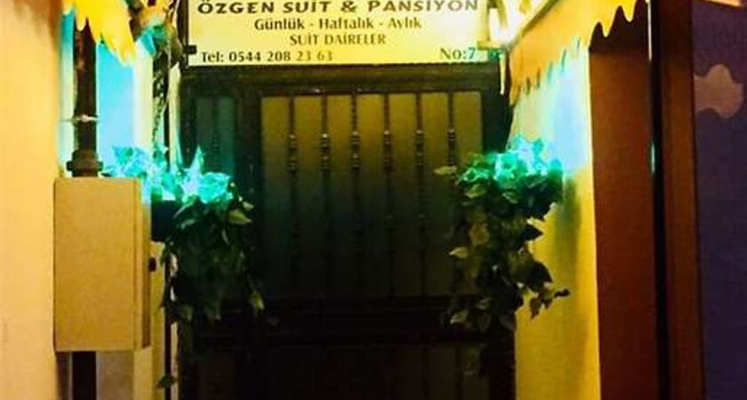 Ozgen Suit