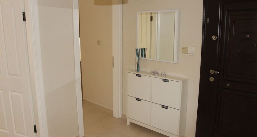 Kinzi House