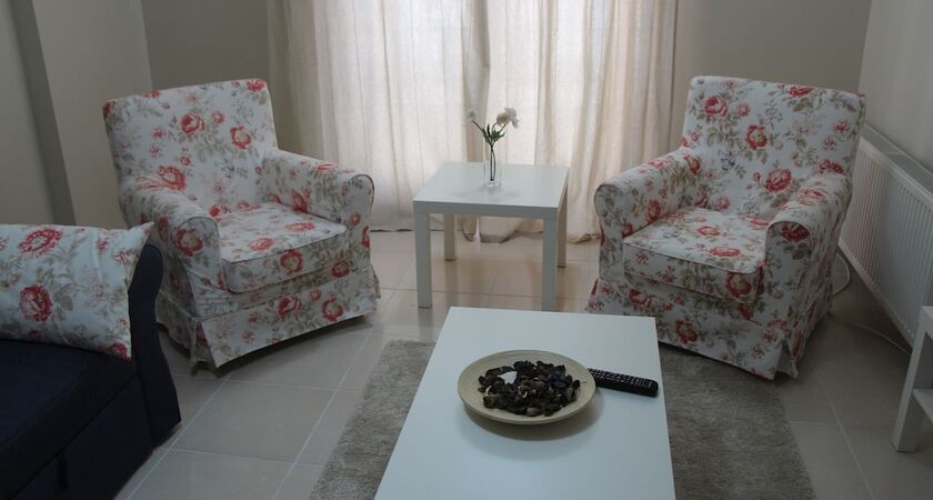 Kinzi House