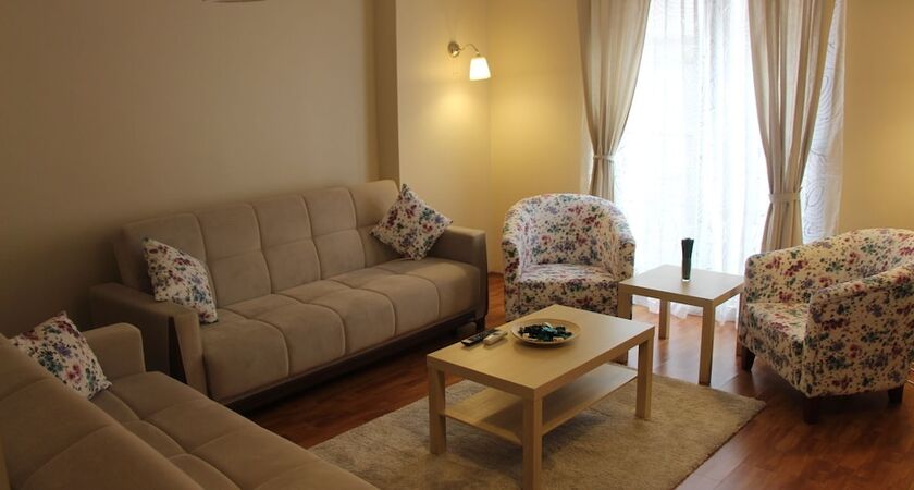 Kinzi House
