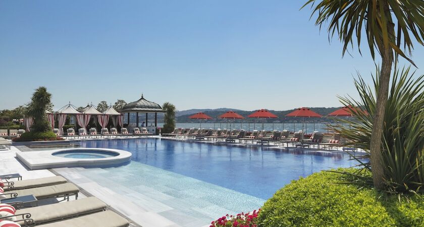 Four Seasons Hotel Istanbul at the Bosphorus