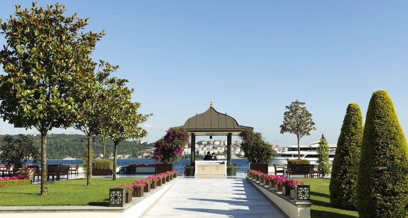 Four Seasons Hotel Istanbul at the Bosphorus