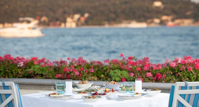 Four Seasons Hotel Istanbul at the Bosphorus
