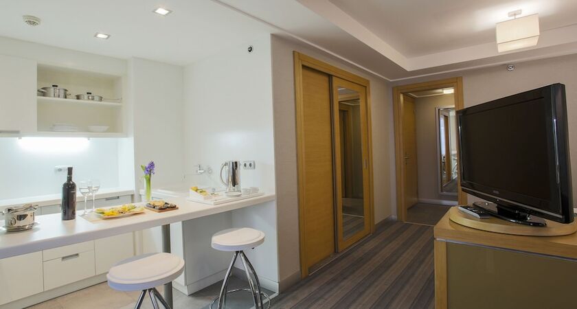 Housez Suites and Apartments - Special Class