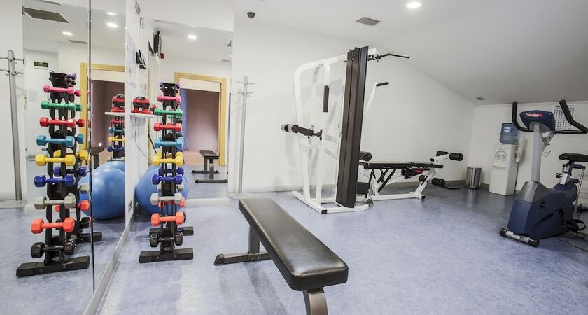 Housez Suites and Apartments - Special Class
