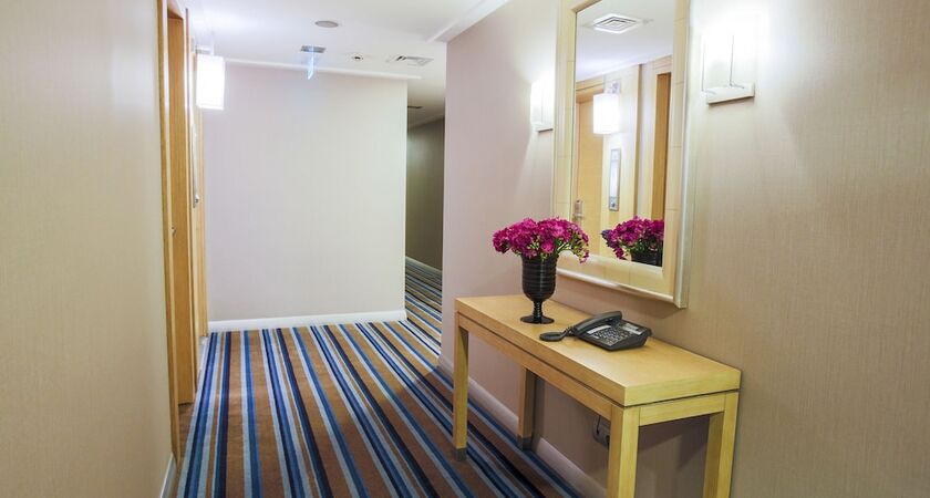 Housez Suites and Apartments - Special Class
