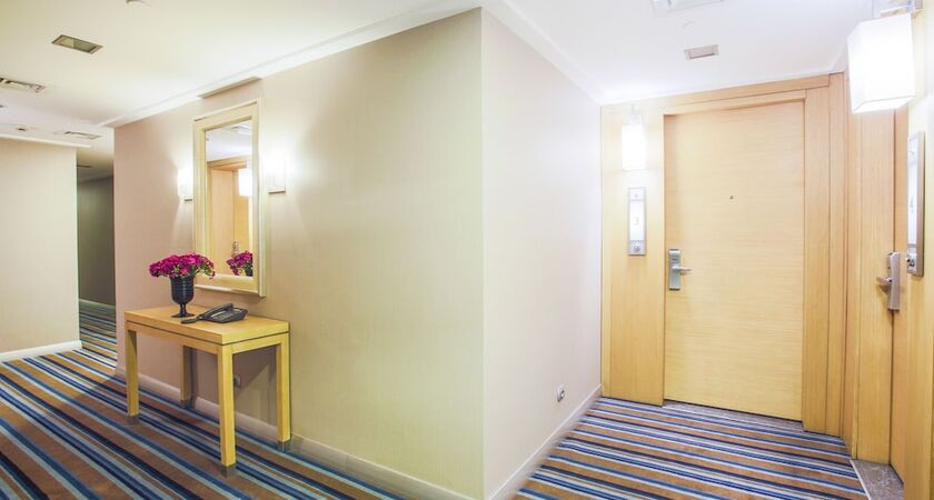 Housez Suites and Apartments - Special Class