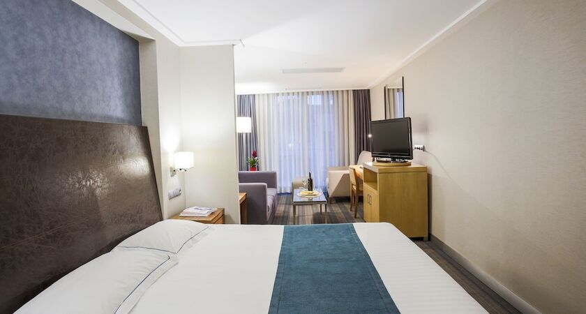 Housez Suites and Apartments - Special Class