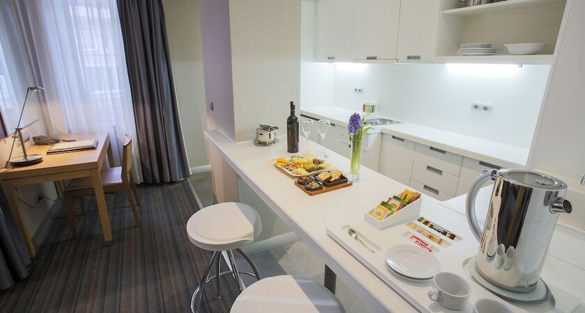 Housez Suites and Apartments - Special Class
