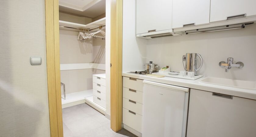 Housez Suites and Apartments - Special Class