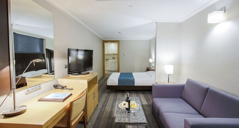 Housez Suites and Apartments - Special Class
